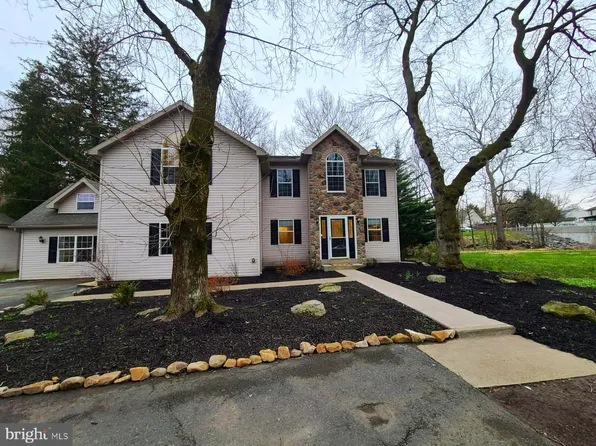 580 Shelbourne Rd, Reading, PA 19606
