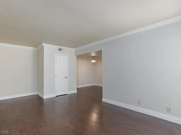 5081 River Glen Dr #127 — Photo 7