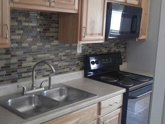 3rd image of 2725 S Edison St #4