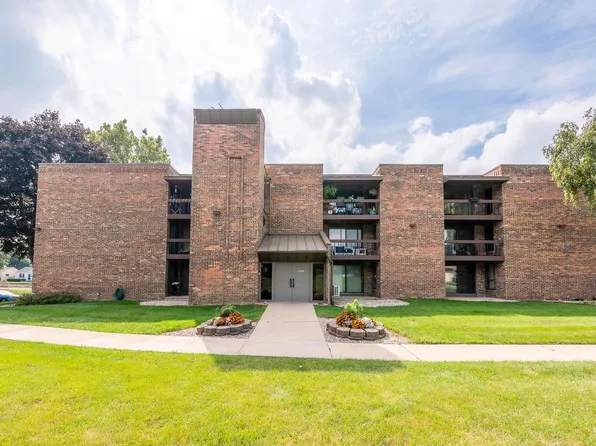 9002 West Lisbon AVENUE #202, Milwaukee, WI 53222