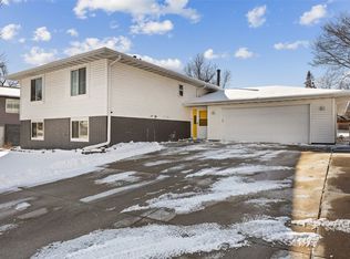 1612 Morris Ave NW, Cedar Rapids, IA 52405