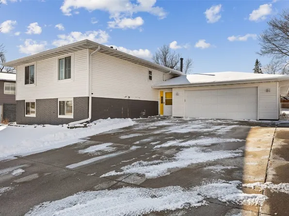 1612 Morris Ave NW, Cedar Rapids, IA 52405