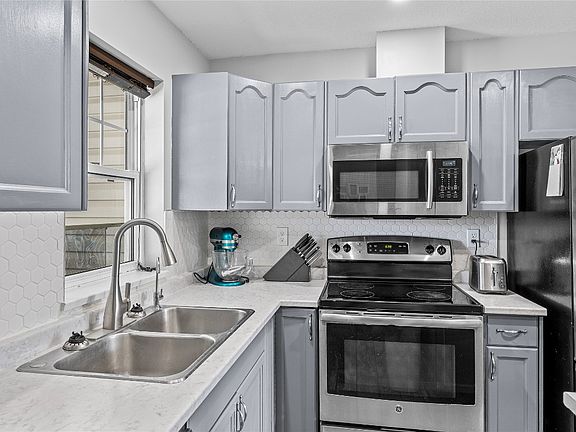 2nd image of 2395 Pleasant Valley Rd #14