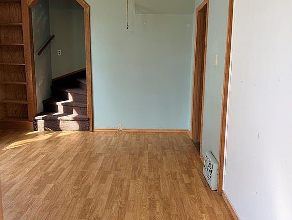 3rd image of 573 Centre STREET