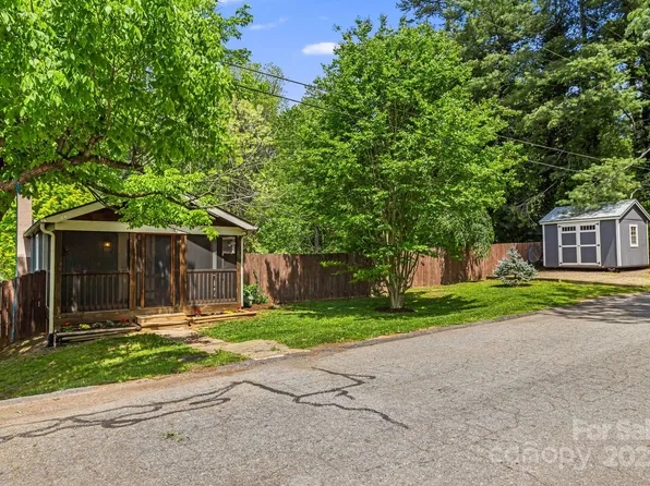 25 Winnfred St, Asheville, NC 28806