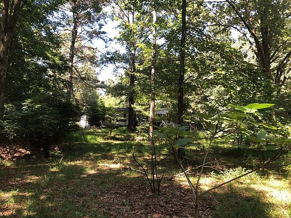 3rd image of 100 Magnolia Dr