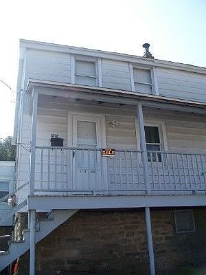 2nd image of 1212 Pine St