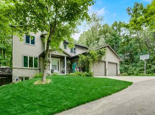W10823 Wildwood Way, Poynette, WI 53955