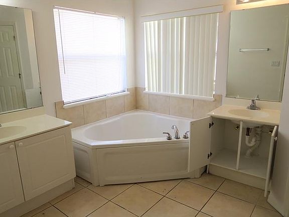 5th image of 2859 Club Cortile Cir