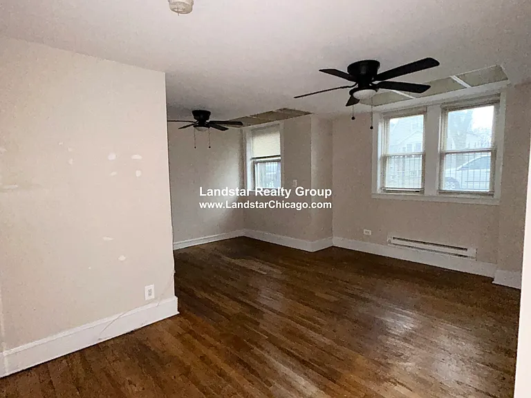 2859 W Berteau Ave #G — Photo 2