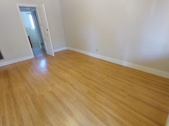 3rd image of 902 3rd St Unit 6