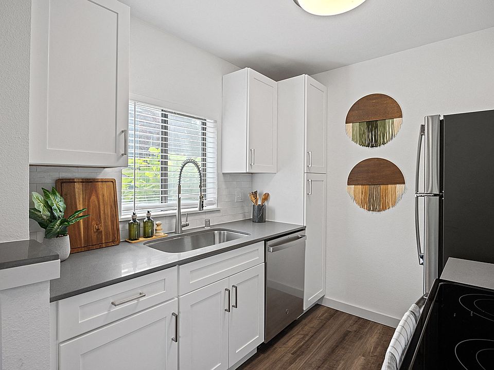 Updated Kitchen Spaces at The Lakes in Bellevue, WA 98007