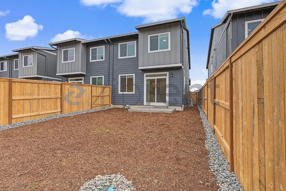 3 bed, 2.5 bath, 1572 sqft, $2,800 — Photo 4