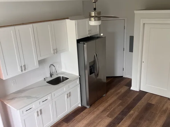 2545 S Broad St APT 2, Philadelphia, PA 19148