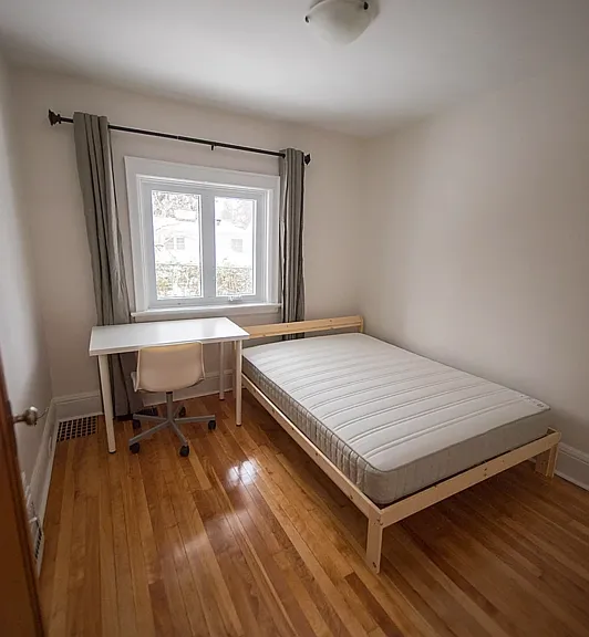 858 Bronson Ave #B — Photo 18
