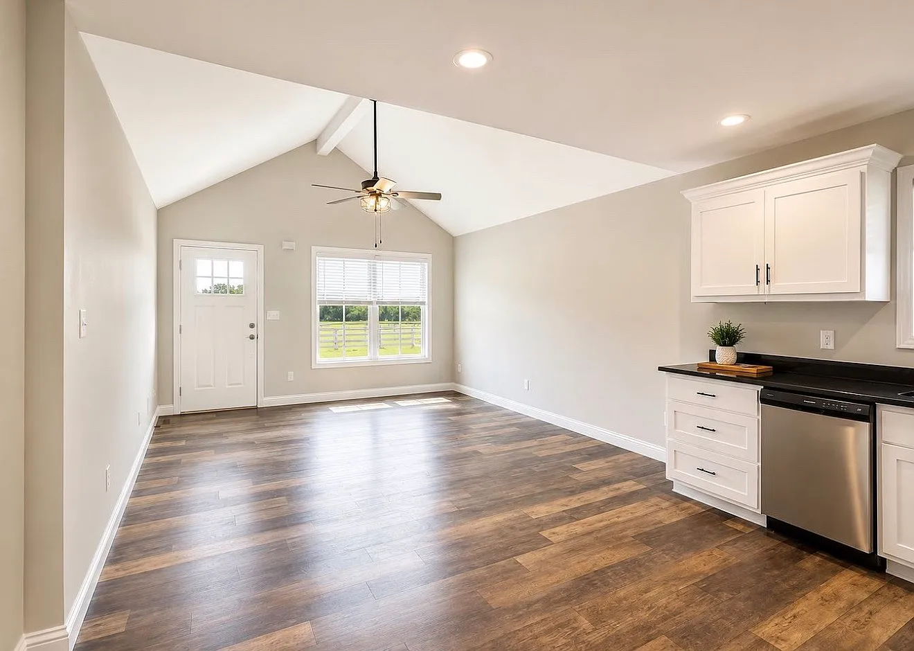 3 bed, 1750 sqft, $1,999 — Photo 4