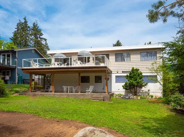 4057 Violet St, North Vancouver, BC V7G 1E4