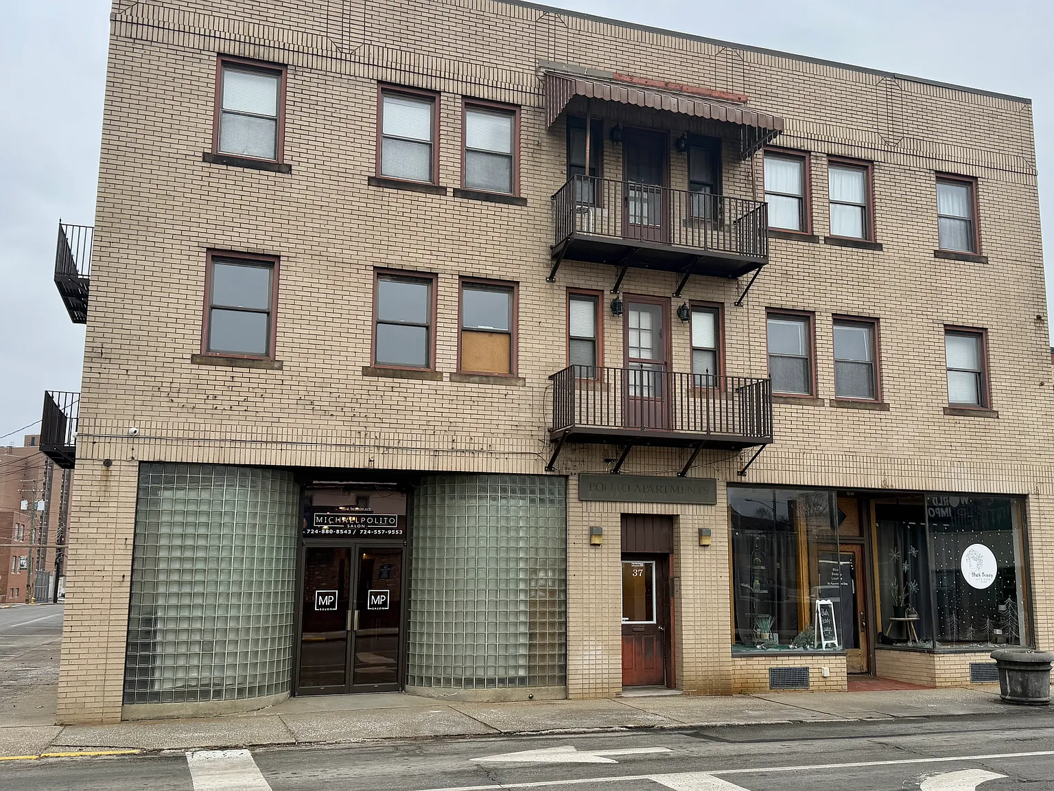 2 bed, $900 — Photo 1