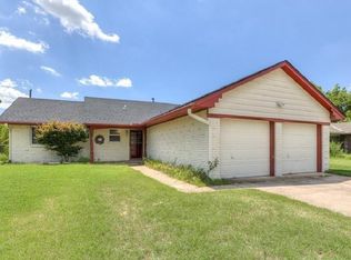 8120 NW 28th Ter, Bethany, OK 73008