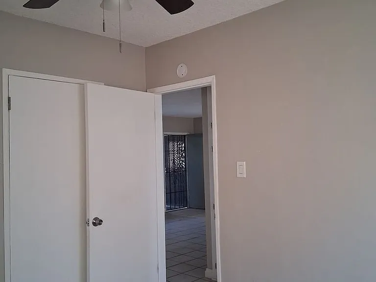 Renovated 2 Bedroom 1 Bathroom — Photo 17
