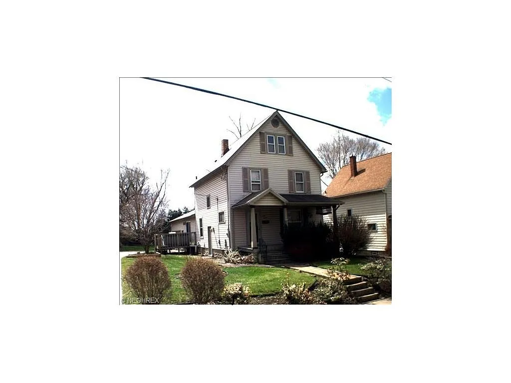 47 Smithsonian St photo 1