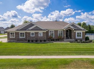 1705 Valley High Dr, Cedar Falls, IA 50613