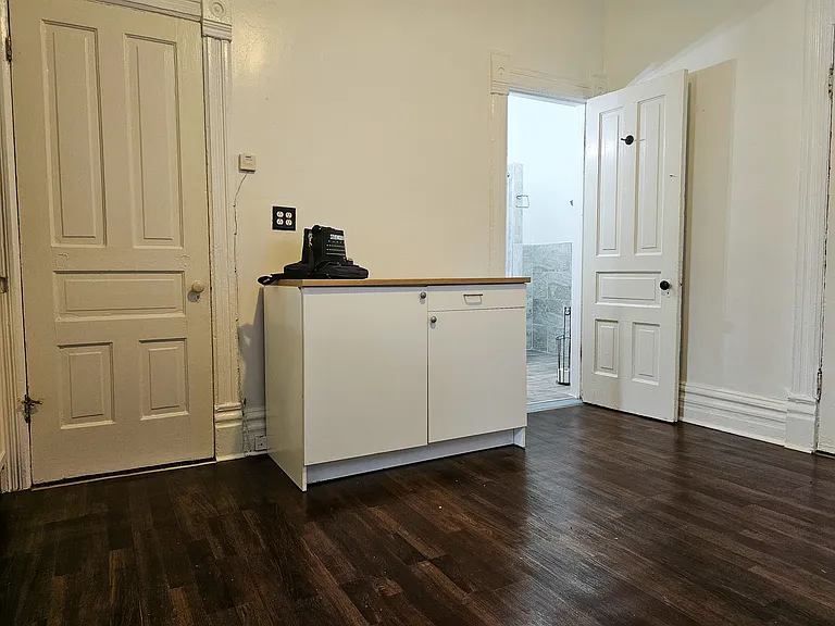 2739 W 16th St #1R — Photo 4