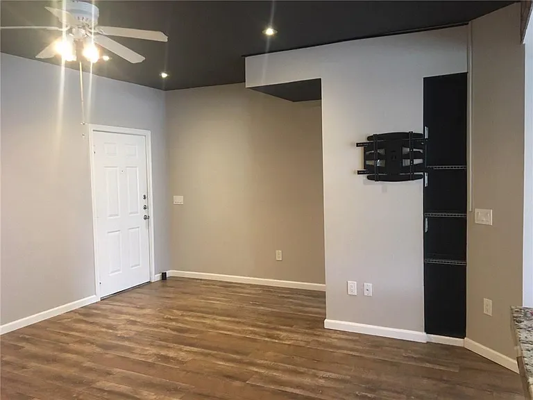 2320 Gracy Farms Ln #723 — Photo 6