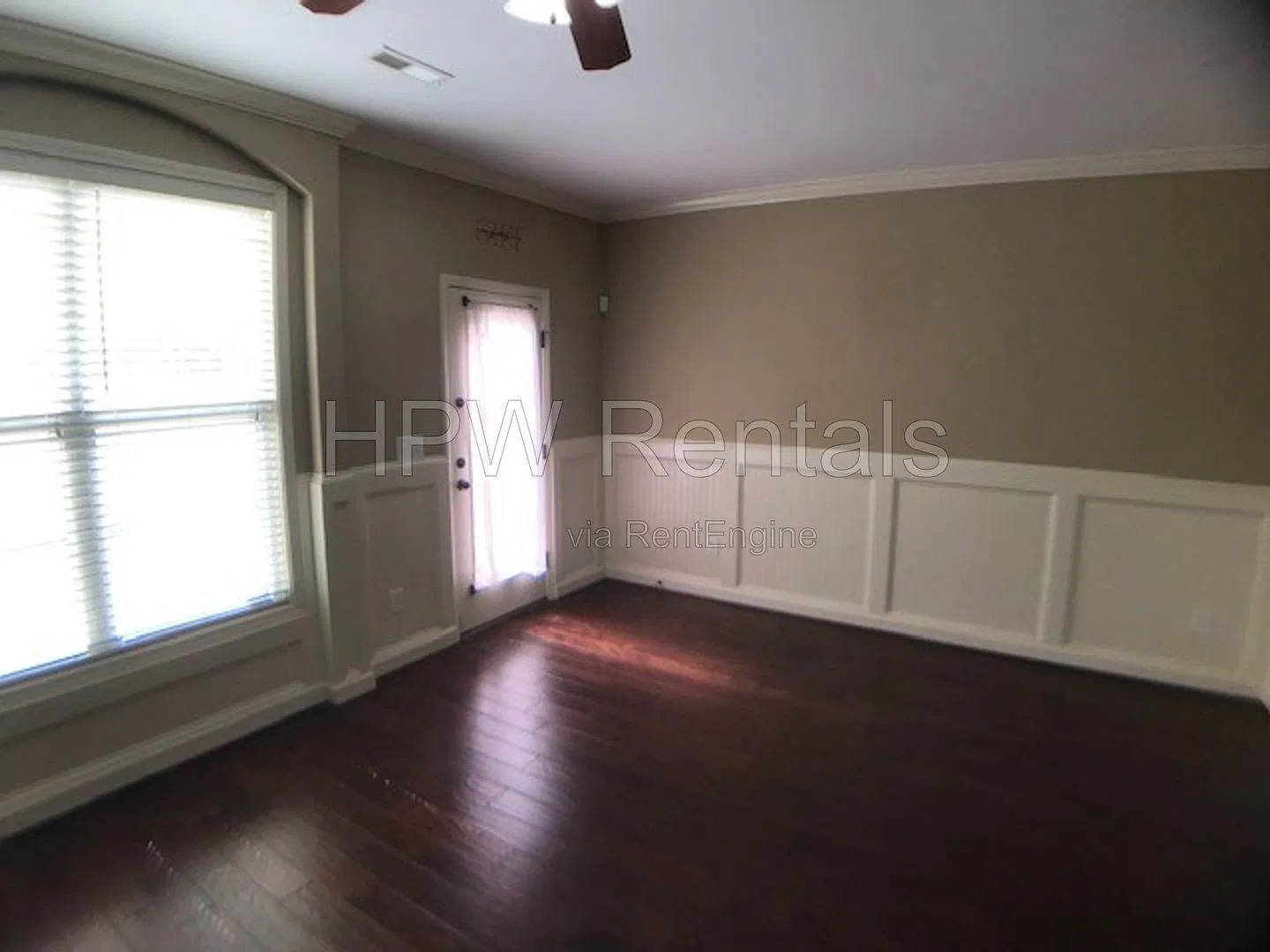 3 bed, 2.5 bath, 1755 sqft, $2,025 — Photo 4