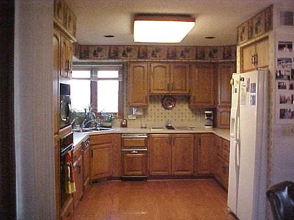 5th image of 3692 Dayton Ave