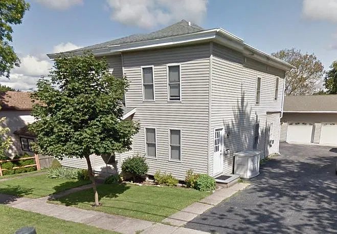 3 bed, 1100 sqft, $1,750 — Photo 3