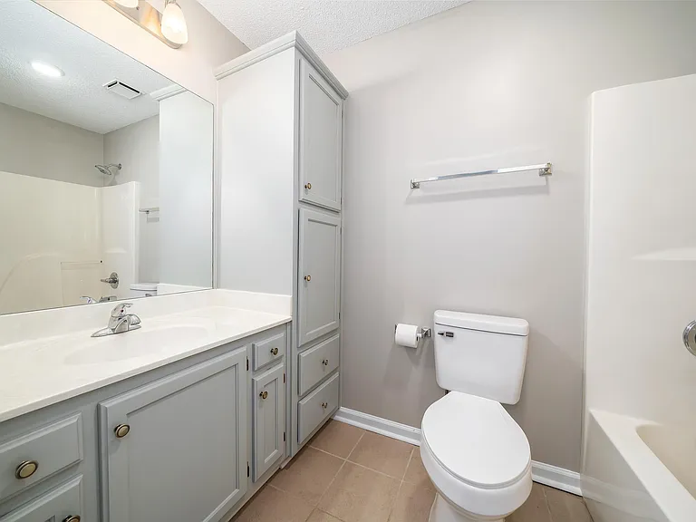 132 King James Ct — Photo 18