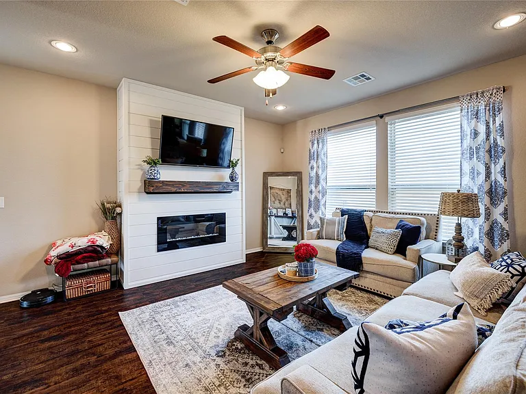 5901 Scenic Lake Dr — Photo 8