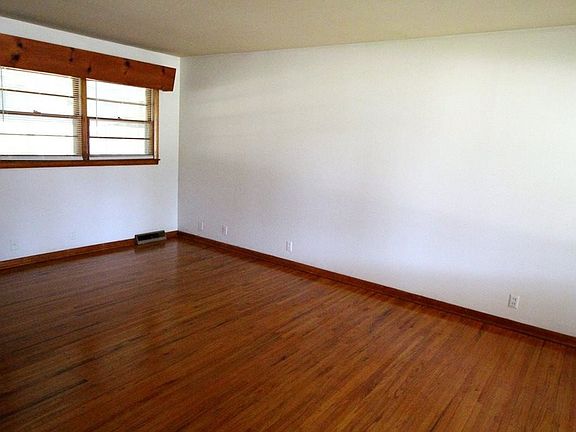 3rd image of 535 N Birch Ave