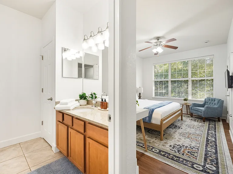 2508 SW 35th Pl #S113 — Photo 5