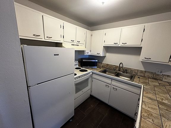 3rd image of 1255 Winona Ct APT 3