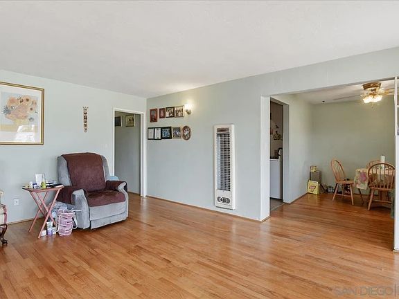 3rd image of 986 9th St