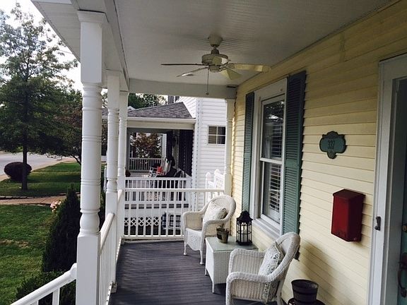 Front porch sitting area