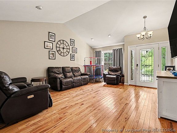 4th image of 112 Spindle Dr
