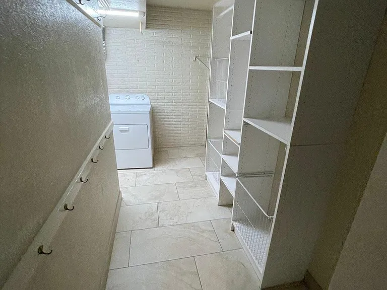 1336 W 13th St — Photo 31