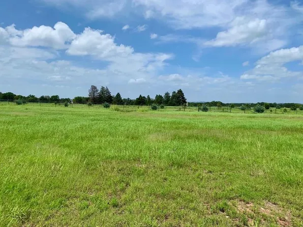 106 Baume Ct, Fredericksburg, TX 78624