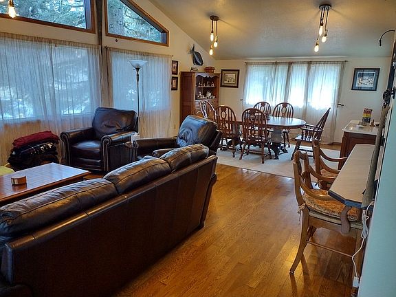 Dining/Living room