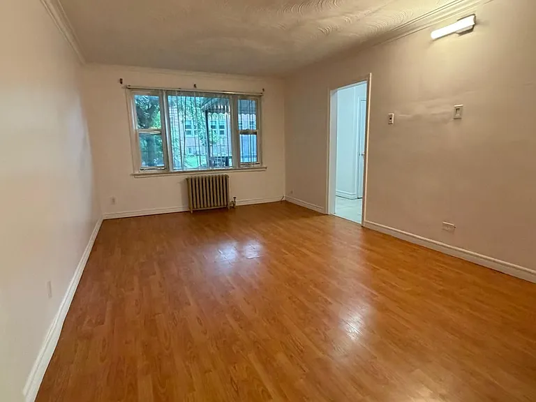 462 Midland Ave — Photo 4