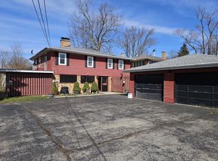 2440 E Bonnie Brook Ln, Waukegan, IL