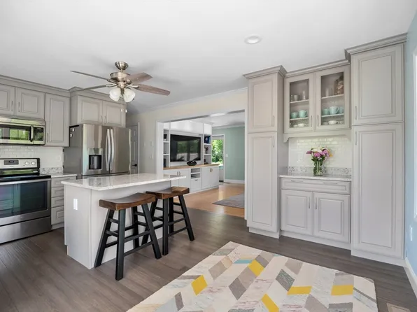 26 Woodbury St, Gloucester, MA 01930