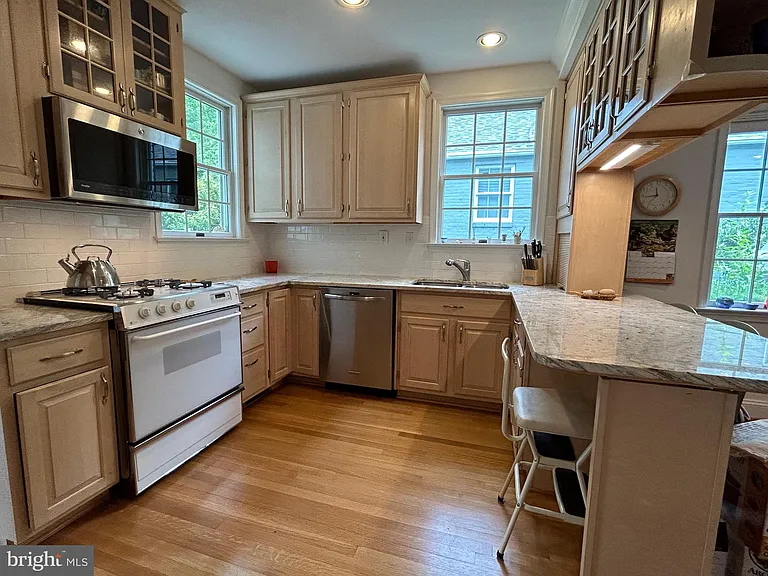4854 Bayard Blvd — Photo 7