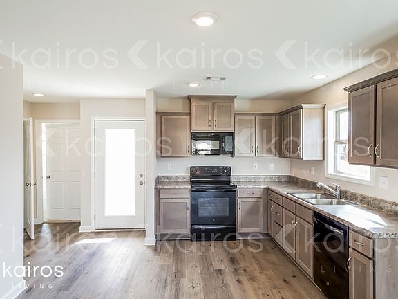 5th image of 155 Wexford Way