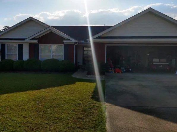 105 Smoke Rise Ct, Dothan, AL 36305