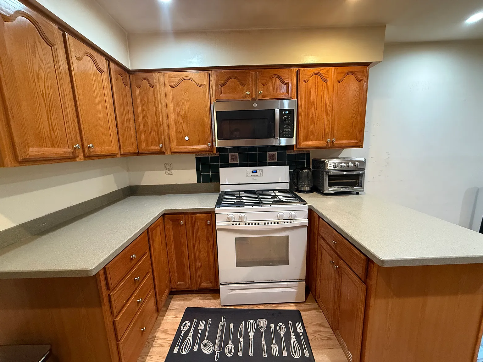 2 bed, $2,400 — Photo 4