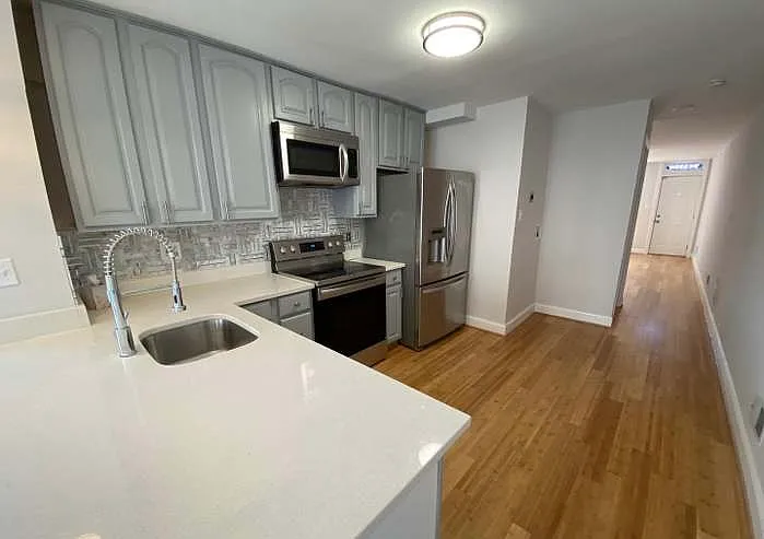 2 bed, 2.5 bath, 960 sqft, $2,100 — Photo 4
